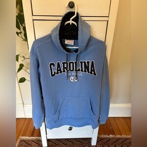 Champion men’s medium Carolina Tar Heels hoodie excellent condition